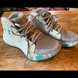 Under Armour Girls Basketball Shoes
